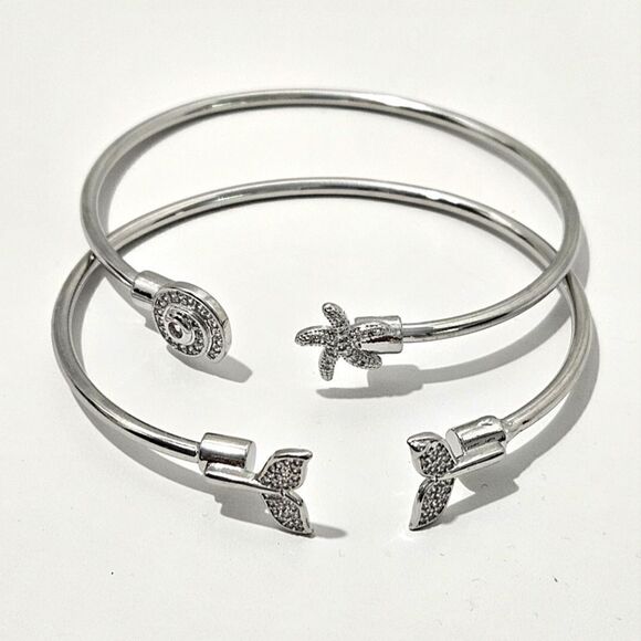🐋Set of 2, sea life bangles in silvertone. - Picture 1 of 5
